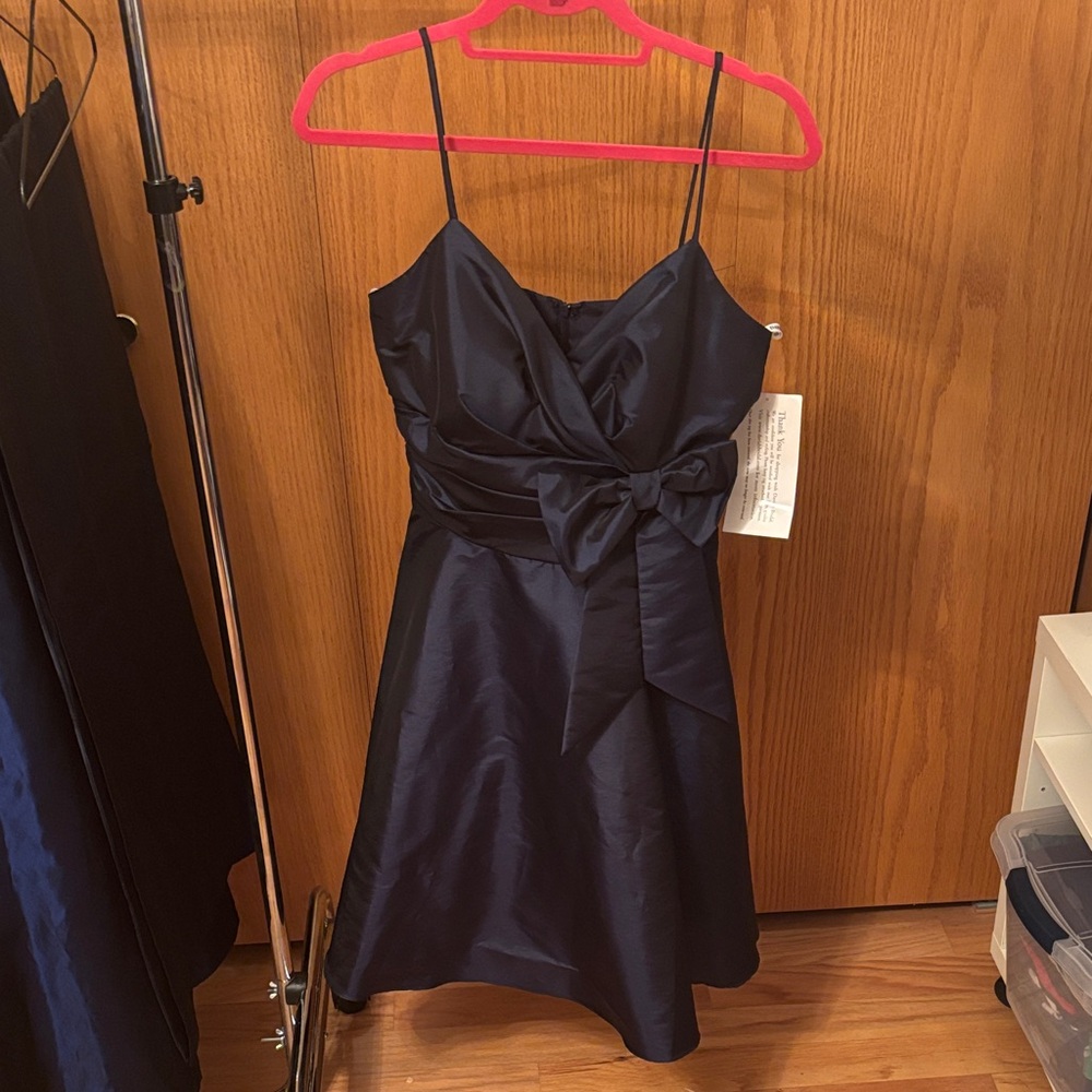 Elegant Navy Blue Dress with Bow